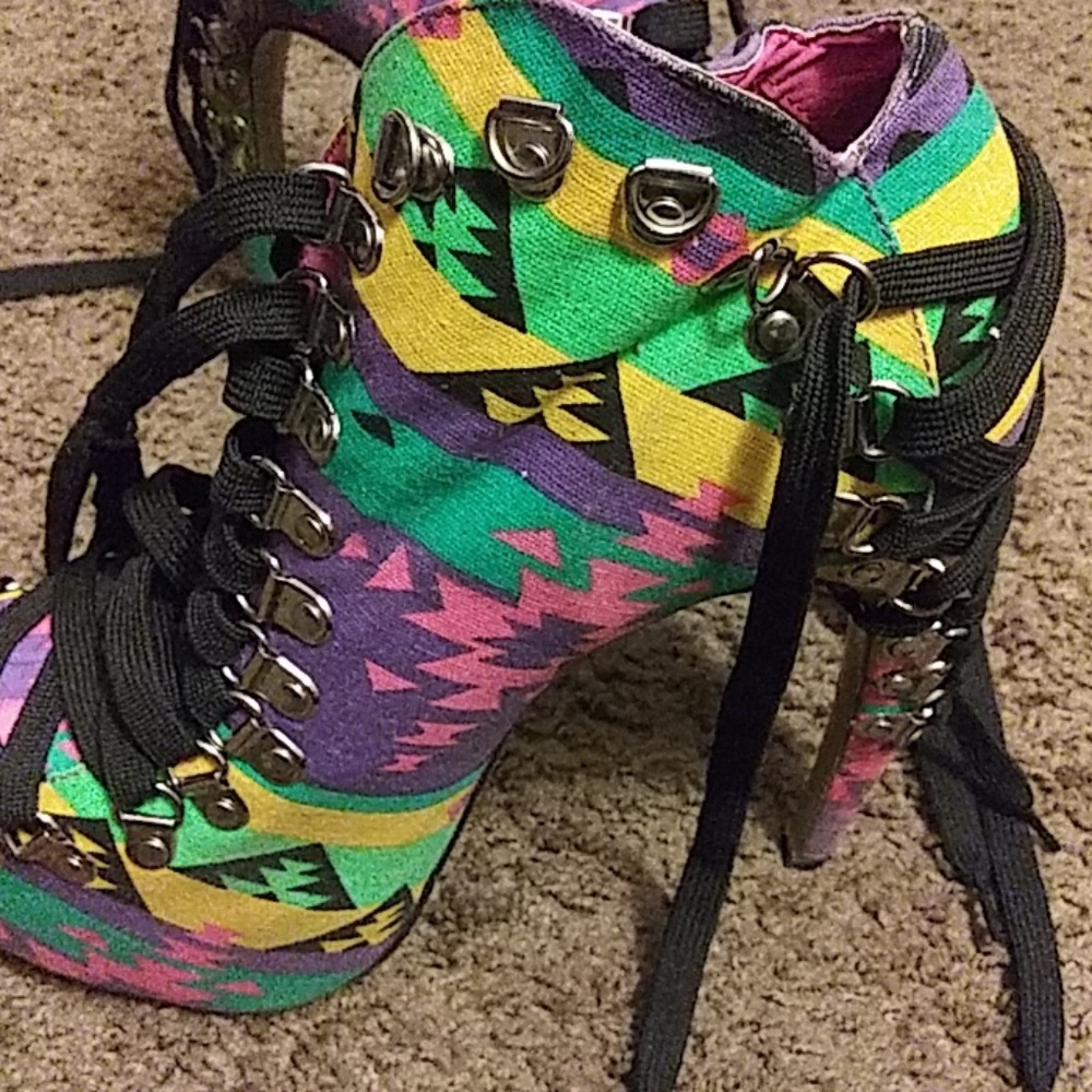 Shoes - Picture 2 of 3